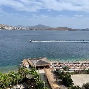 https://port-side-sarande.albaniahotels.org
